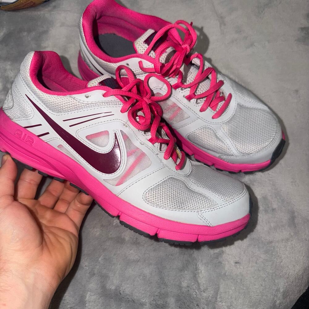 Nike Air Relentless Women’s 10 White Pink Maroon Running Shoes
